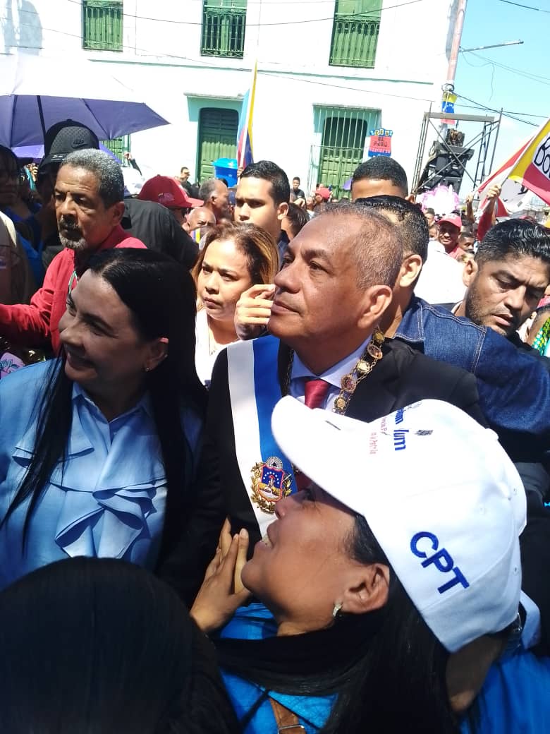 Ferrominera_CVG's tweet photo. #17Mar El equipo político sindical #Sinbolttrafe de @Ferrominera_CVG acompaña al gobernador Ángel Marcano en la presentación de la  Memoria y Cuenta de su 2do año de gestión. 
#BastaDeImposiciónImperial
#IndustriaNacionalAvanza
#CVGTrabajamosParaTi https://t.co/W99O3FZiCQ