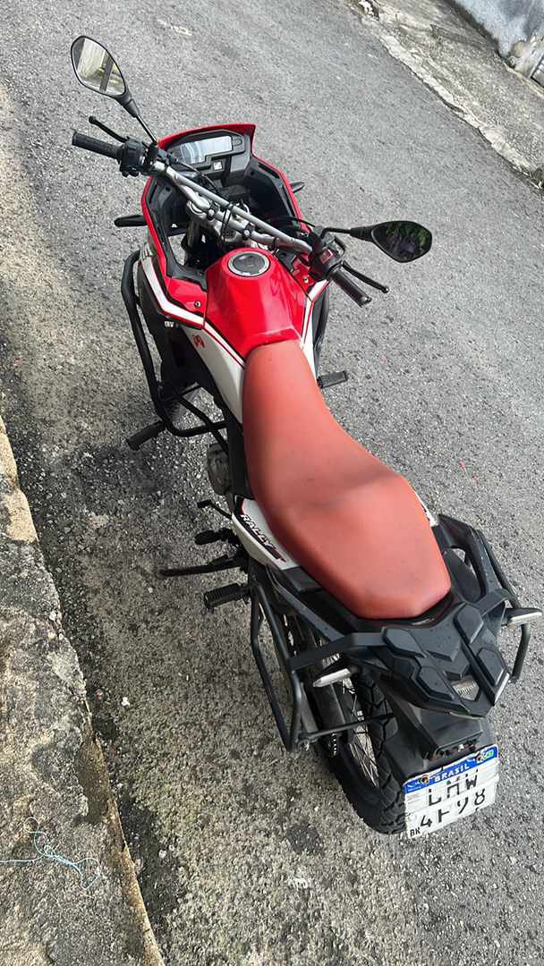 Hiago_taliban's tweet photo. coe tropa roubaram minha moto no portao de casa, sai no portao agr n estava aqui repostem ai por favor. PLACA LMW4F98

ajudem ai tropa namoral https://t.co/xkoQFLieE8