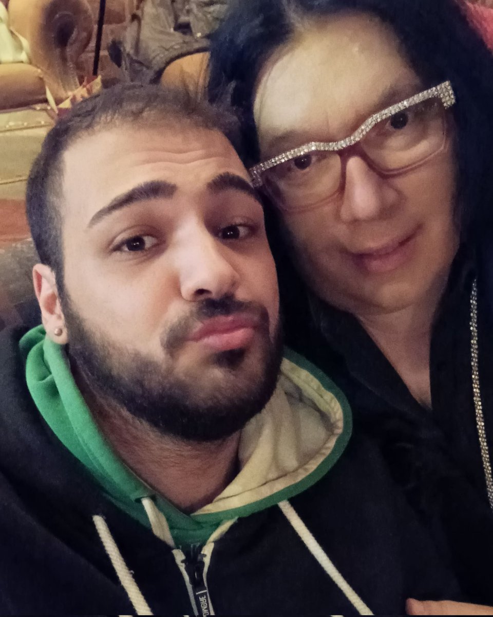 steveandreadak's tweet photo. ΑΝΤΡΑ ΜΟΥ ΖΩΗ ΜΟΥ ΟΜΟΡΦΗ ❤️❤️❤️ https://t.co/G9KPKDuqei