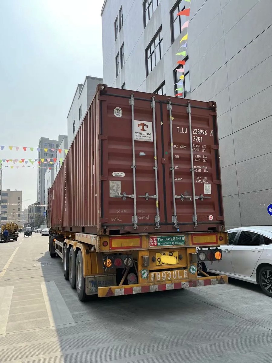 idq0572's tweet photo. First container in this year
The world is turning slowly https://t.co/U7xsz2Iv7f