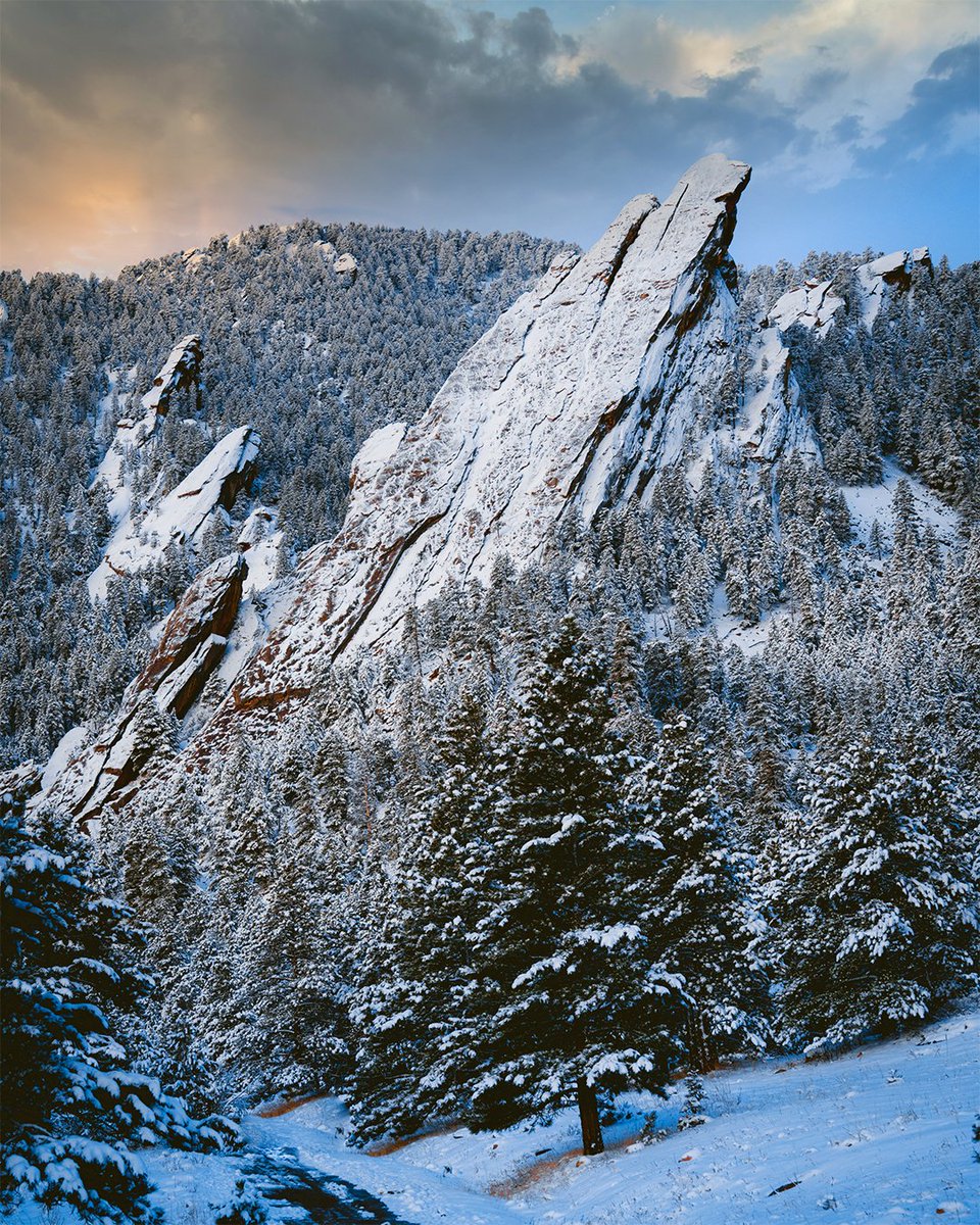 Fr33Water's tweet photo. “No matter how difficult the challenge is…always stay positive and believe in yourself.” -Kobe Bryant 🥾🥾 …This is always that time of year in Colorado where winter feels it’s longest… #outtherecolorado #visitcolorado @colorado https://t.co/sOHawXslPn