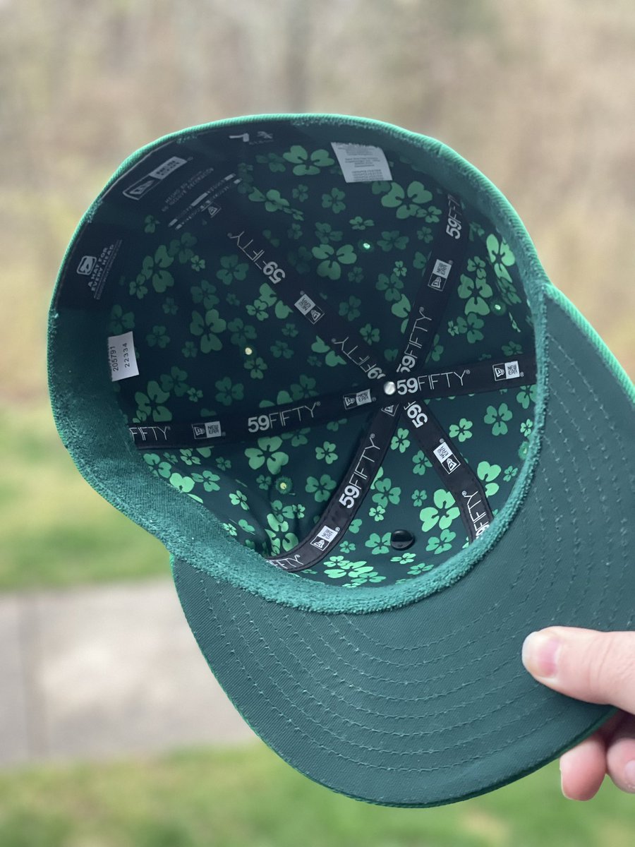 BRKCP_'s tweet photo. Happy #StPatrickDay ! Nobody does details like @DionicWorldwide ! It’s also #DionicDay so check his site for the new new https://t.co/HlSp4DwUlC #HatTwitter #HatHead #StPatricksDay2023 https://t.co/cZnRnsK8q1