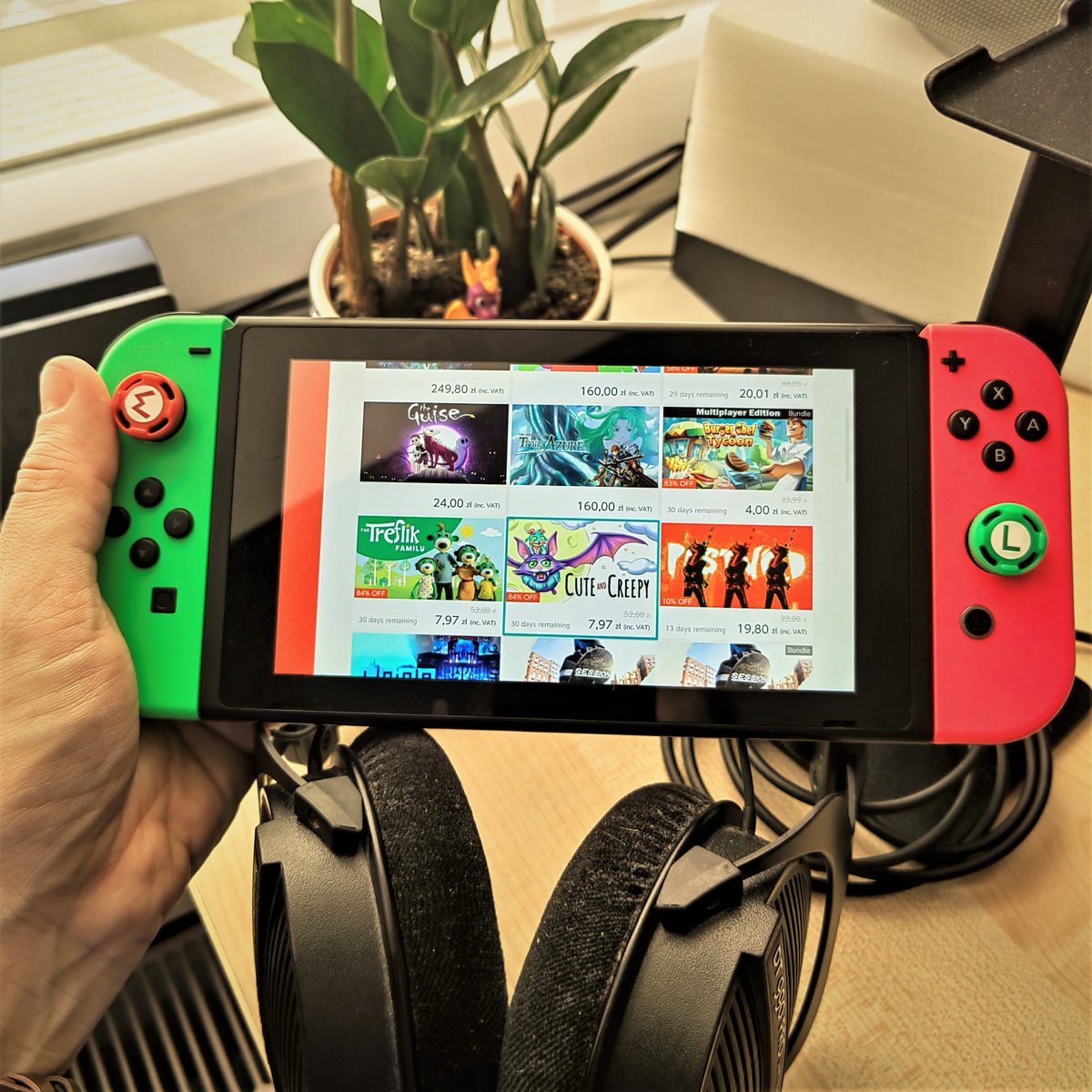Nothing beats a #Friday evening of gaming with friends!

Are u ready to level up and unwind after a long week?  

See you on Monday!

🎮🎮🎮

reddeergames.com

#indiegames #indiedev #gaming #friday #weekend #wekeendvibes