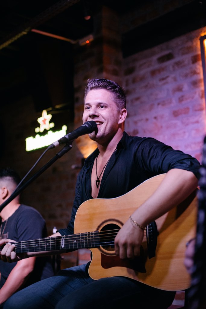 GanzJunior's tweet photo. Um registro do Nosso fim de semana! ❤️‍🔥😍🌹 

#Juniorganz #sertanejo #gusttavolima #luansantana #musicasertaneja https://t.co/442Pucu03e