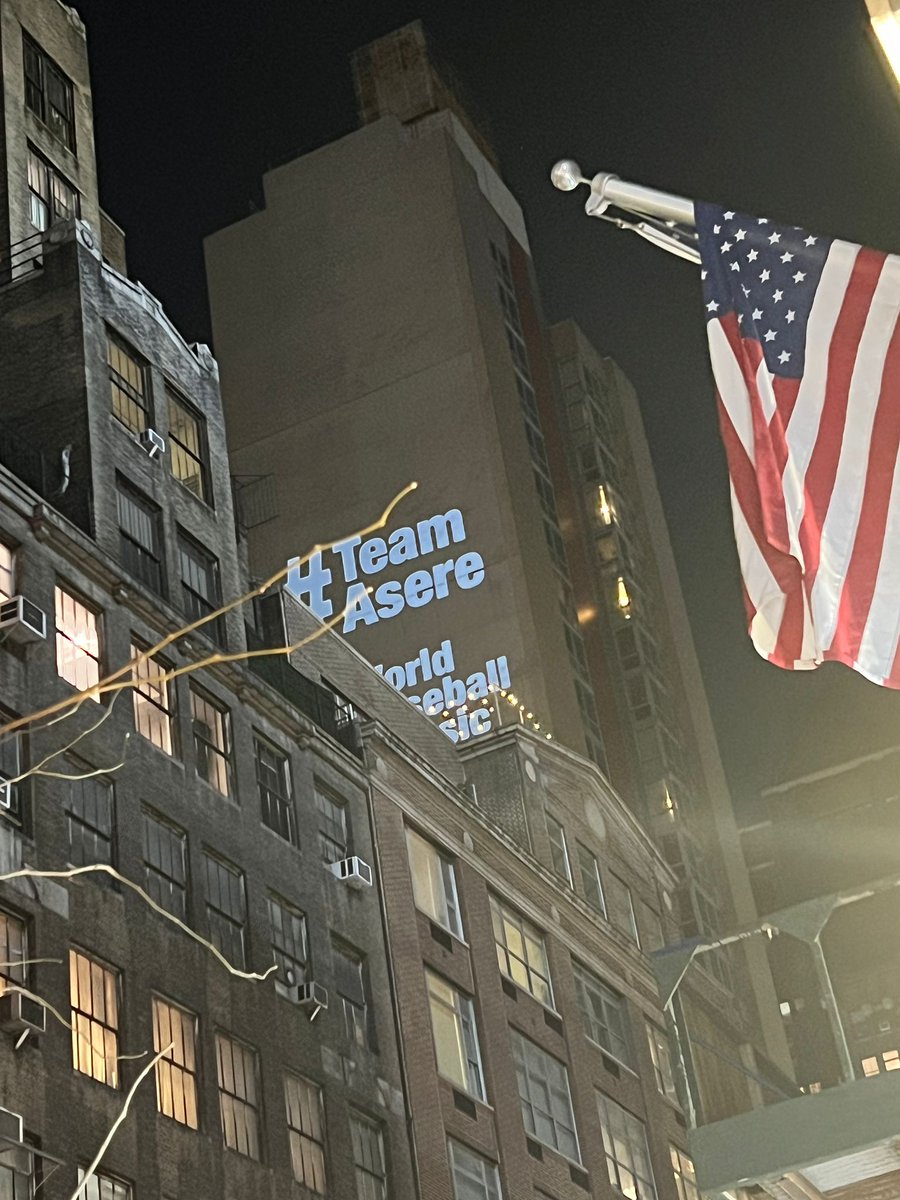 ambar19860823's tweet photo. Hasta el final con #Cuba y el #TeamAsere en #NewYorkCity.
#ClasicoMundial2023 https://t.co/paE5LRuN05