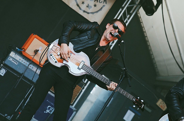 maria_nero's tweet photo. Mar 17 2018 #JadedHeartsHistory @TheJadedHearts  played the Rachel Ray Feedback at Stubbs BBQ for @sxsw  
#jadedheartsclub #MattBellamy #MilesKane #JamieDavis #AnthonyDeane #SeanPayne #IlanRubin #ChrisCester https://t.co/f8ymt1G4Cy