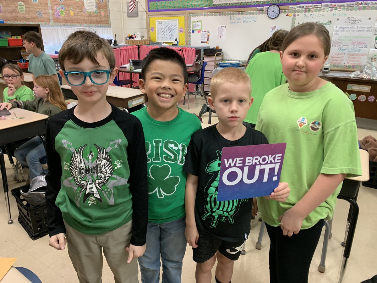 h_j_russ's tweet photo. Robinson’s 3rd grade class was #allinbcps and broke out 👏🏻👏🏻👏🏻 @BurkeCoSchools @bmoody33 https://t.co/hBWUCJtzKO