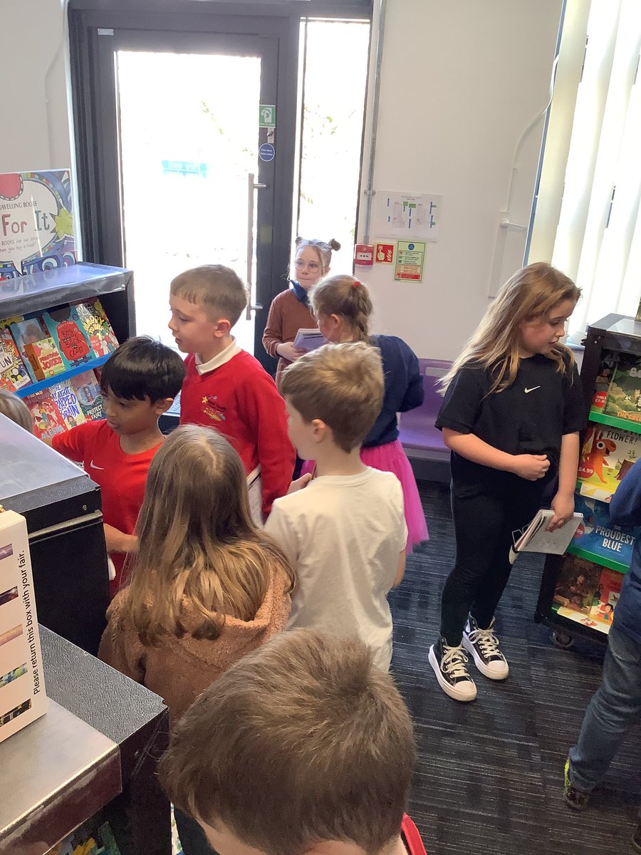 westheathprim's tweet photo. #WHPSClass8 went to the book fair today and had a look at all the fantastic books! We wrote our wish lists. We then went to the library for story time. #WHPSReading https://t.co/PPYgltA21x