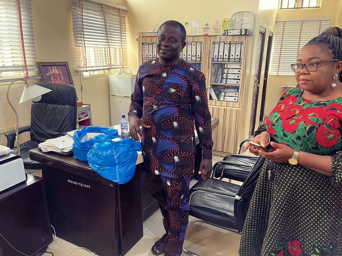 SEOFoundationn's tweet photo. ONGOING DISTRIBUTION OF DRUGS.
In the last two weeks, the @SEOFoundationn set out to donate easy-to-use drugs across Nigeria.
We believe that provision of medications increases the utilization of health services.
#freedrugs #siremekaokwuosafoundation #SEOF #health #healthcare https://t.co/w5dqFWCSIe