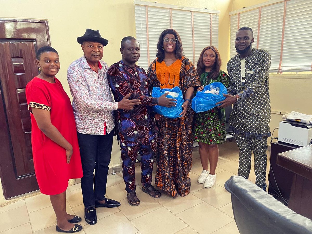 SEOFoundationn's tweet photo. ONGOING DISTRIBUTION OF DRUGS.
In the last two weeks, the @SEOFoundationn set out to donate easy-to-use drugs across Nigeria.
We believe that provision of medications increases the utilization of health services.
#freedrugs #siremekaokwuosafoundation #SEOF #health #healthcare https://t.co/w5dqFWCSIe