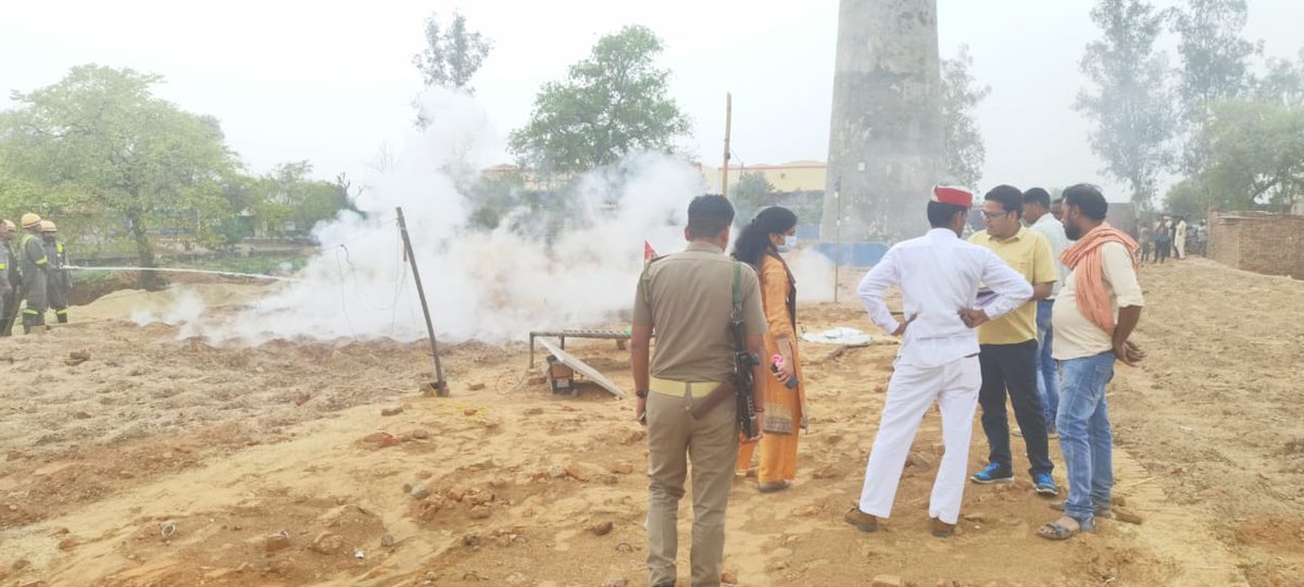 डीएम अलीगढ़ श्री इन्द्र विक्रम सिंह के निर्देश पर एसडीएम इगलास सुश्री भावना ने आज राजस्व टीम के साथ हरकन नगला, मई सुभाष ग्राम, बहादुरपुर आदि में अवैध रूप से संचालित भट्ठों पर पानी डाल कर बंद कराया गया।इसके साथ ही एसडीएम इगलास ने बताया कि यह अभियान आगे भी जारी रहेगा @dm_aligarh