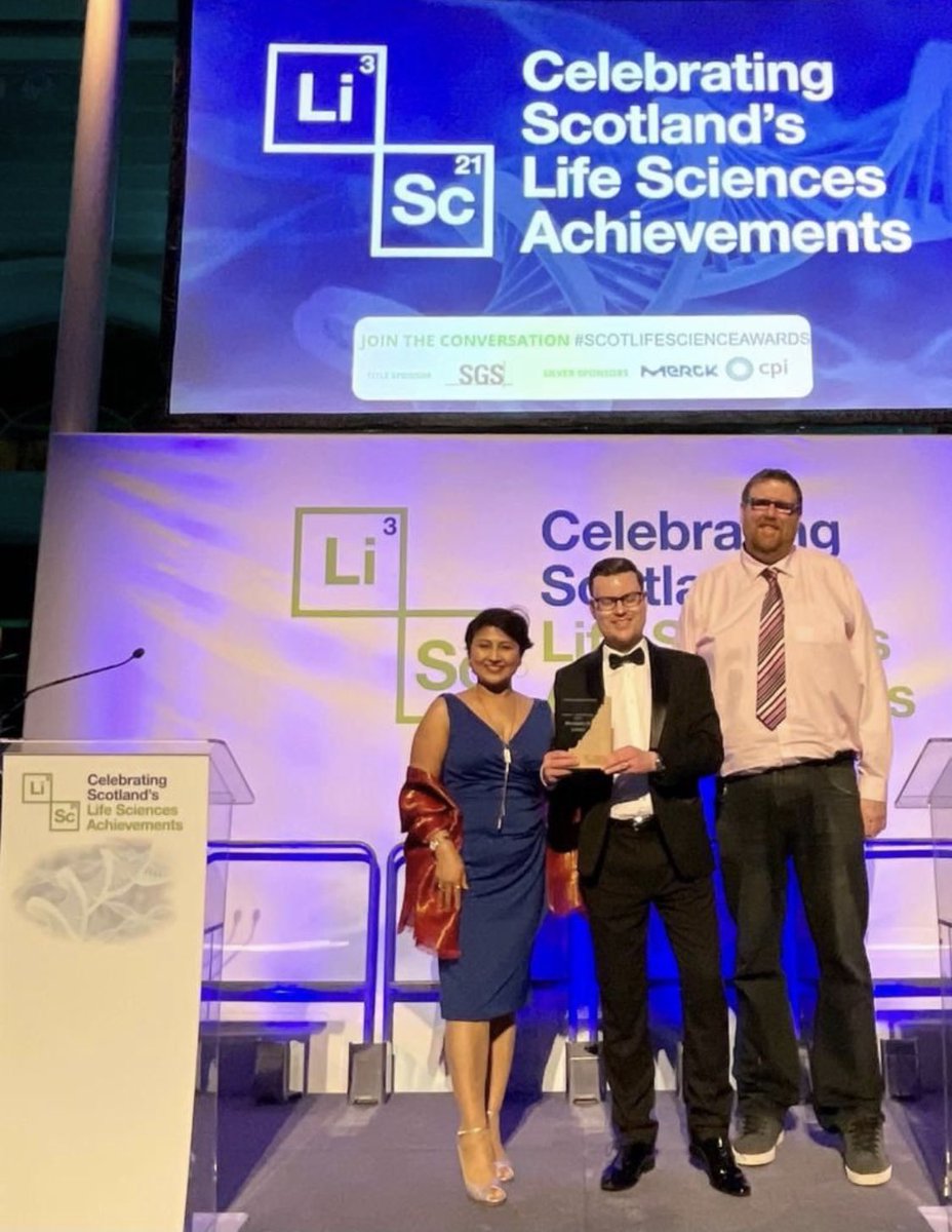 📣 Huge congratulations to our very own @stuarthannah2, & the @MicroplateDx team @poons21, @PaulHoskisson, @DamionCorrigan for their win last night. They won 🏆 the Innovative Healthcare Technology category at the #ScotLifeScienceAwards!  ⭐️