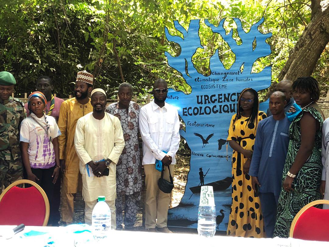 yamoudjibou's tweet photo. Forum de l’Eau en Casamance deuxième édition.
Merci à @UrgencEco pour la belle initiative. @Jve_Senegal @green_sedhiou @Actionjusticee1 @GreenpeaceEU
#FEC2
#Kolda #ClubEcologieEtCadreDeVieCemKolda2 https://t.co/OYN25kiVr3