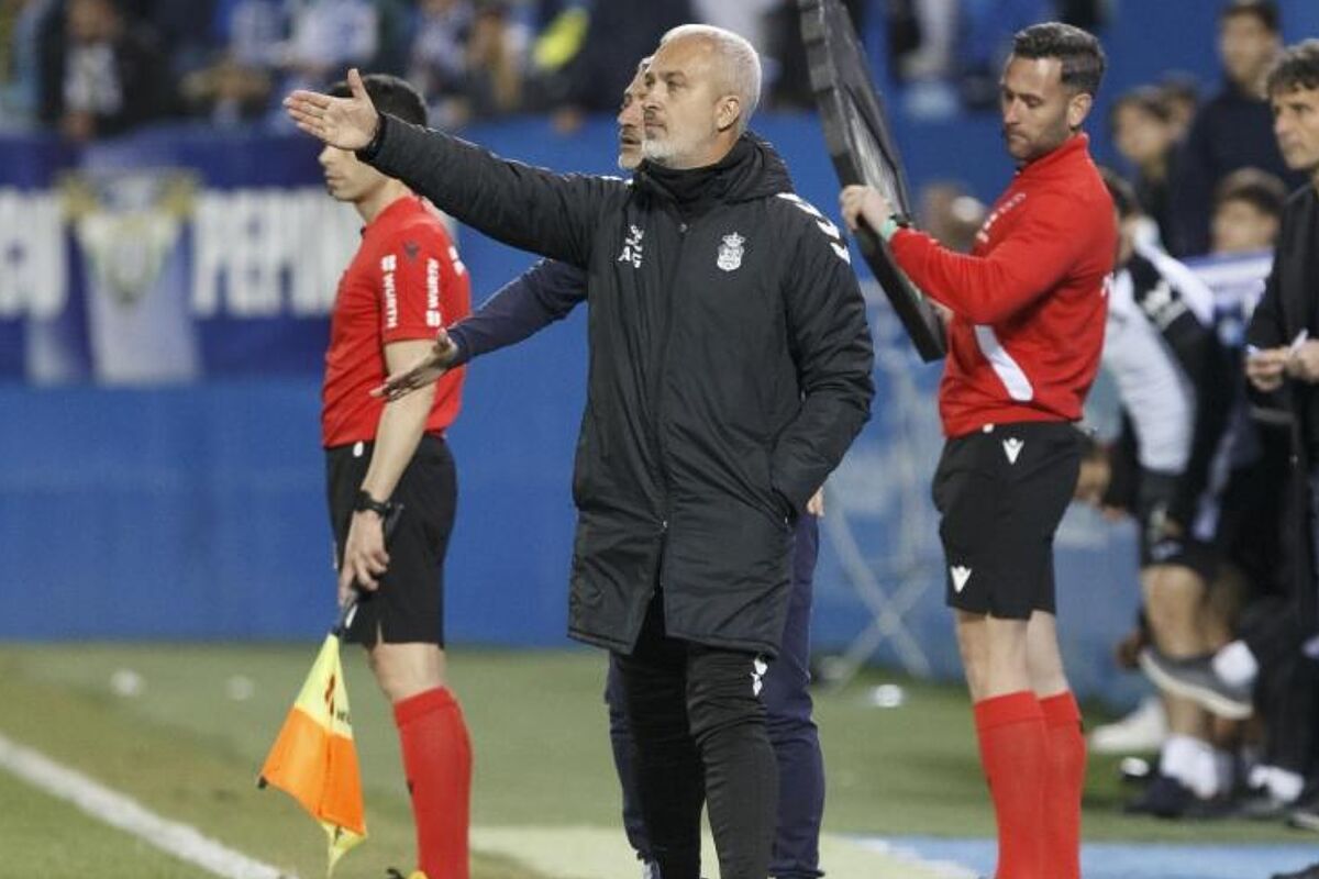 Vale_Futbol's tweet photo. García Pimienta pone el foco en ser fieles al estilo https://t.co/wt7Zu78NS7 Vía @marca https://t.co/ya0UCDfv9E