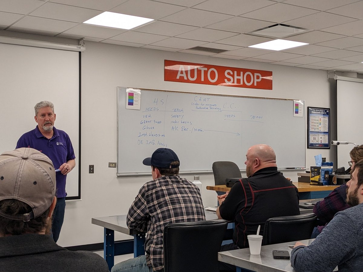 Day 2 at #ICAIA learning how to implement Electric Vehicles with our students. Really hope we can get a lab vehicle eventually to teach this in our classes. Anyone got an extra Gen 2 Prius? #207Gearheads