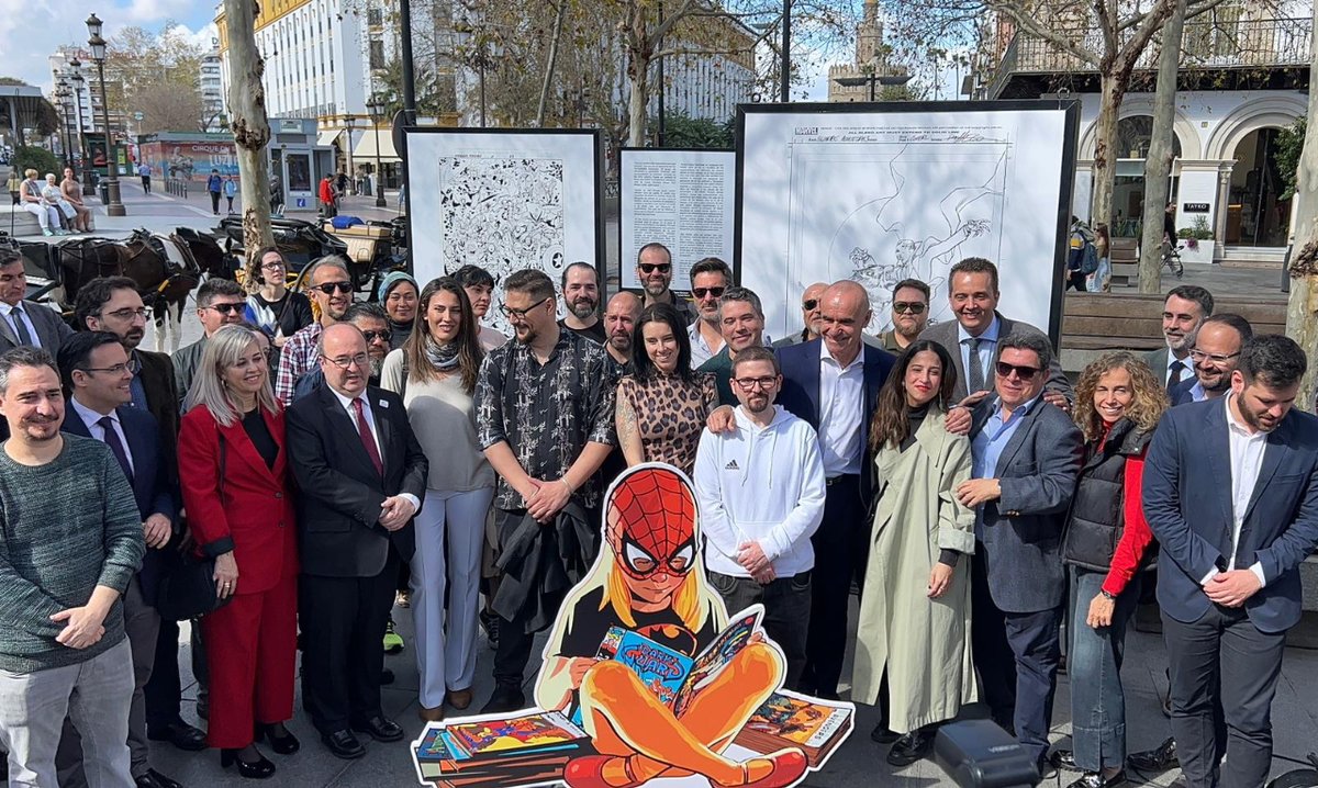 Ayto_Sevilla's tweet photo. #CómicSevilla23 💥🕸🕷 #Sevilla homenajea al dibujante de cómics Carlos Pacheco con una exposición de sus trabajos en la Puerta de Jerez. 

⚡️ Dibujó a los personajes más conocidos de Marvel y DC, como Superman, Spiderman, Batman o los Cuatro Fantásticos.
⚡️ Hasta el 17 de abril. https://t.co/yqZBLh11Nk