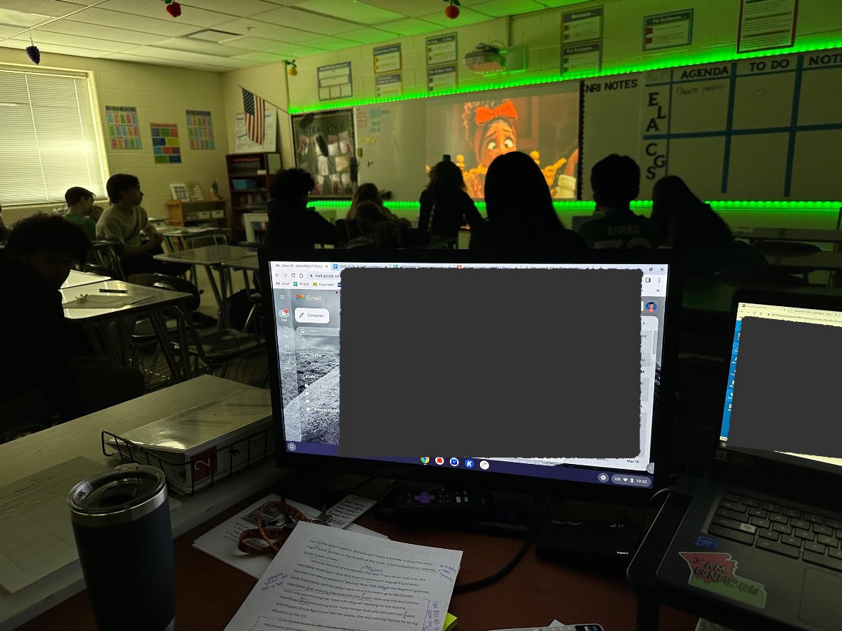 mr_anderlik's tweet photo. 🟩Discussing character parallels with #Encancto
🟢Grading #EsperanzaRising @PamMunozRyan literary analysis papers
🍀Green lights for St. Patrick’s day
Happy Friday, all! #FridayVibes
#mms118life #MatthewsMindset https://t.co/gg6My3IoSl