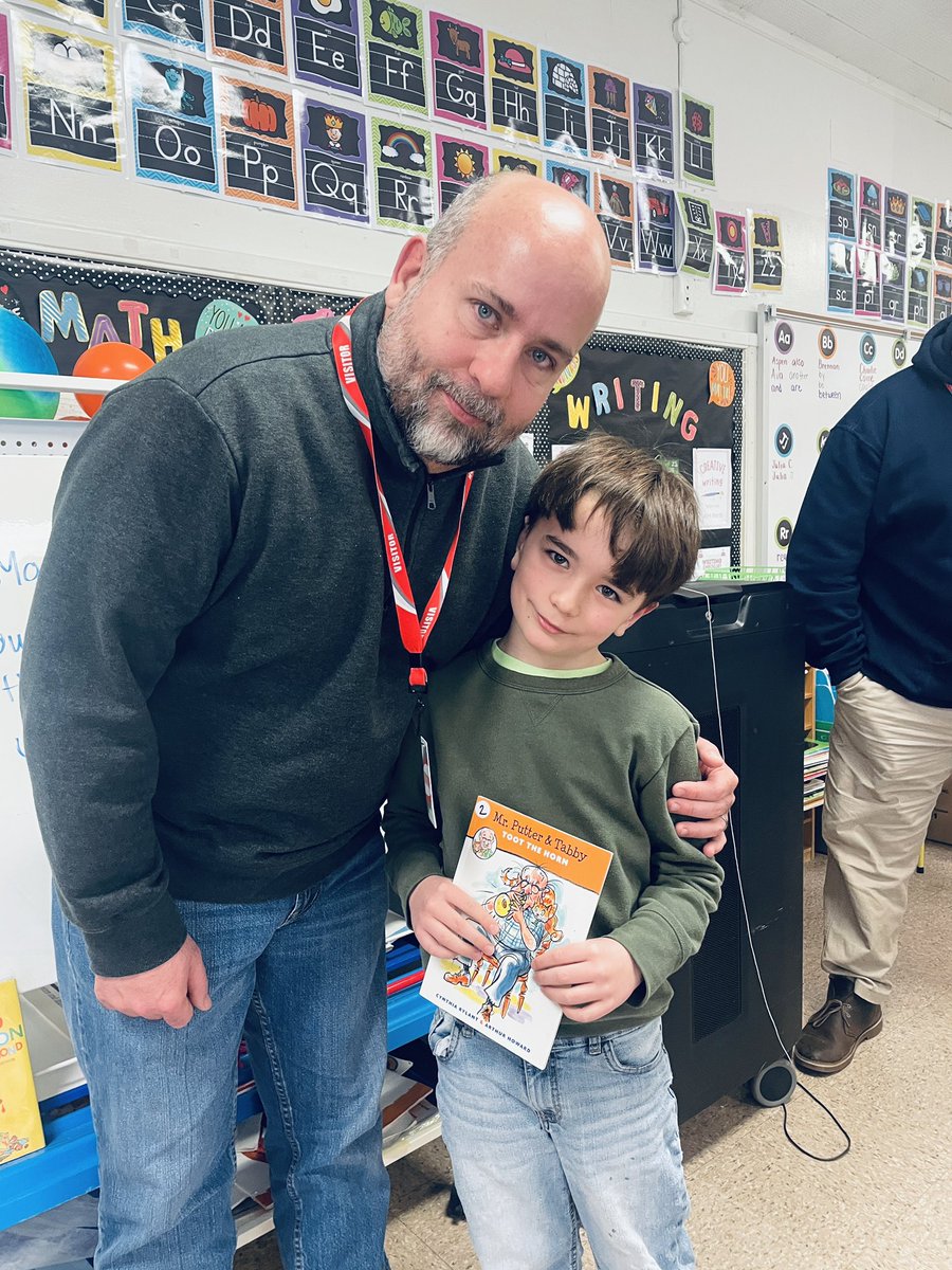 talagators's tweet photo. Today we had parents drop in and listen to our readers! So much fun! #tgproud https://t.co/6tKcldg9Bl