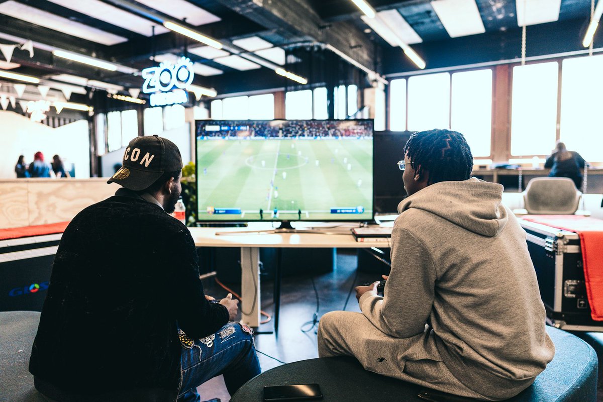ThomasMoreBE's tweet photo. Studenten gaan 26 uur non-stop gamen op Campus de Ham 🎮 GG easy!

Ook razend geïnteresseerd in sport en gaming 🧑🏽‍💻? Ontdek dan onze nieuwe opleiding E-sportmanager, een keuzetraject van Sport- en Cultuurmanagement ➡️ https://t.co/FueGjuHT7N

#WeAreMore https://t.co/sAtJOdVZVk