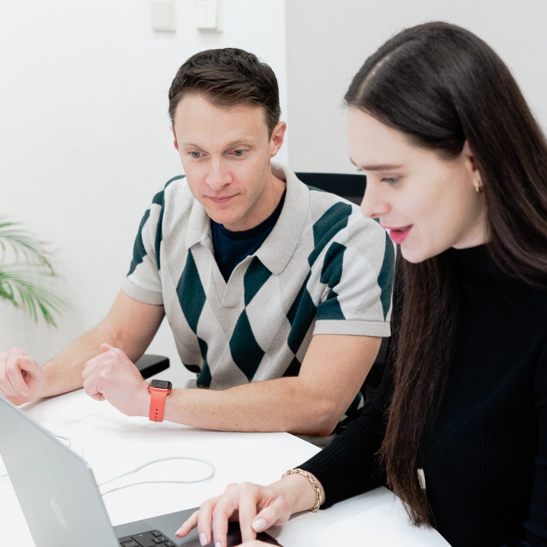 When we host founders in Prague, it's a chance not only to strengthen our connection but also to work together toward our goals. Last month, we had the pleasure of hosting Mike Casey, Co-Founder and CTO of @VetteHQ, for his first visit to meet his OAK’S LAB team.