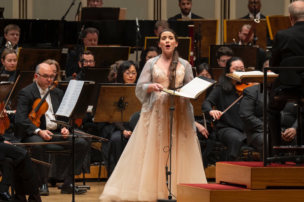 chicagosymphony's tweet photo. The concert started with CSO Mead Composer-in-Residence @jmontgomerymusc's inventive Banner, a contemporary exploration into the multi-faceted mixing pot of American culture, followed by Rautavaara’s birdsong-inspired Cantus Arcticus. 

📷: @toddrphoto https://t.co/US9ZT4msXy