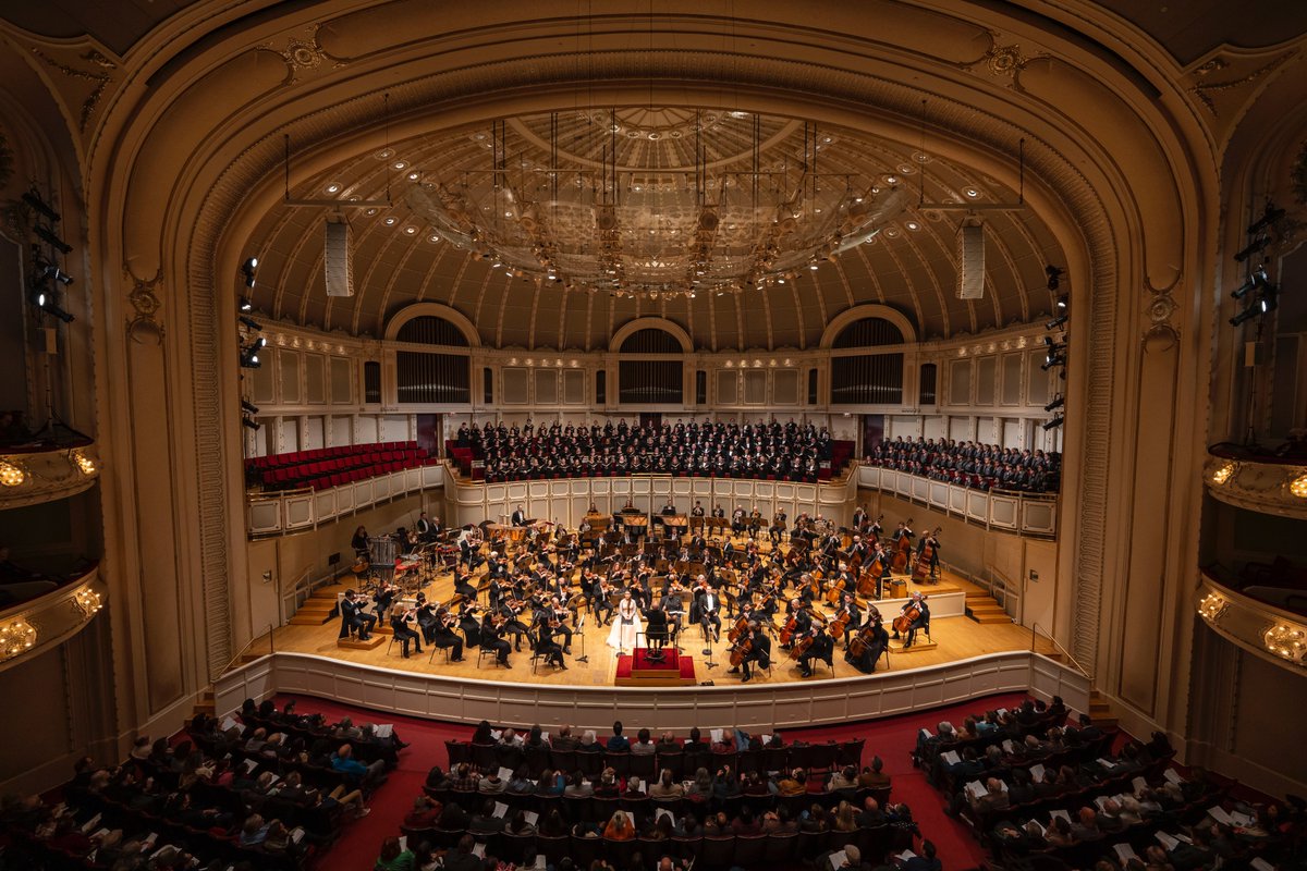 chicagosymphony's tweet photo. The concert started with CSO Mead Composer-in-Residence @jmontgomerymusc's inventive Banner, a contemporary exploration into the multi-faceted mixing pot of American culture, followed by Rautavaara’s birdsong-inspired Cantus Arcticus. 

📷: @toddrphoto https://t.co/US9ZT4msXy