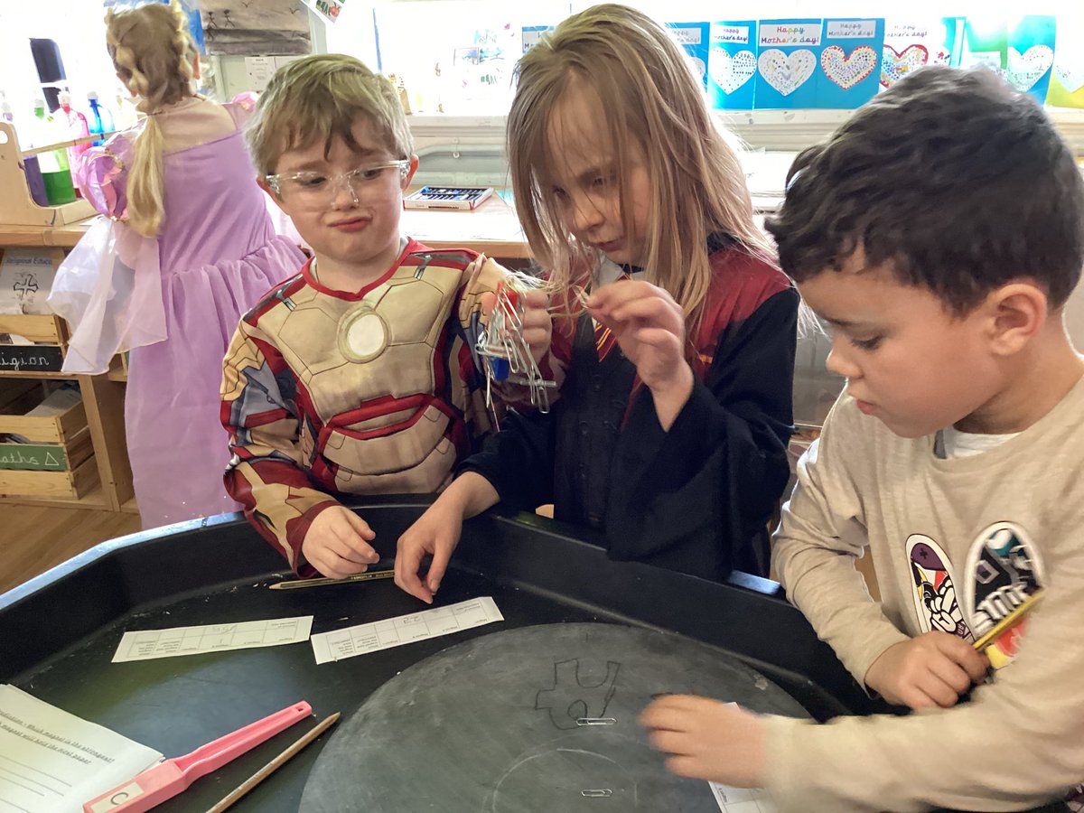 sthcpsbarry's tweet image. #gwyrdd we have been investigating the properties of magnets and recording our predictions, method and findings #STEMWEEK2023