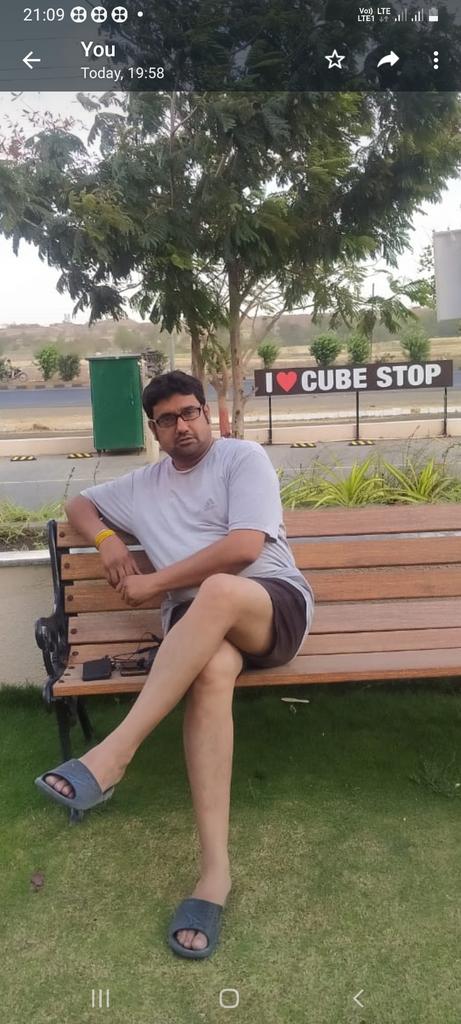 Raja_says_'s tweet image. जैसे खुशी के आँसू होते है....
वैसे गम की भी मुस्कान होती है....
#poem #poetry #kuchdilse