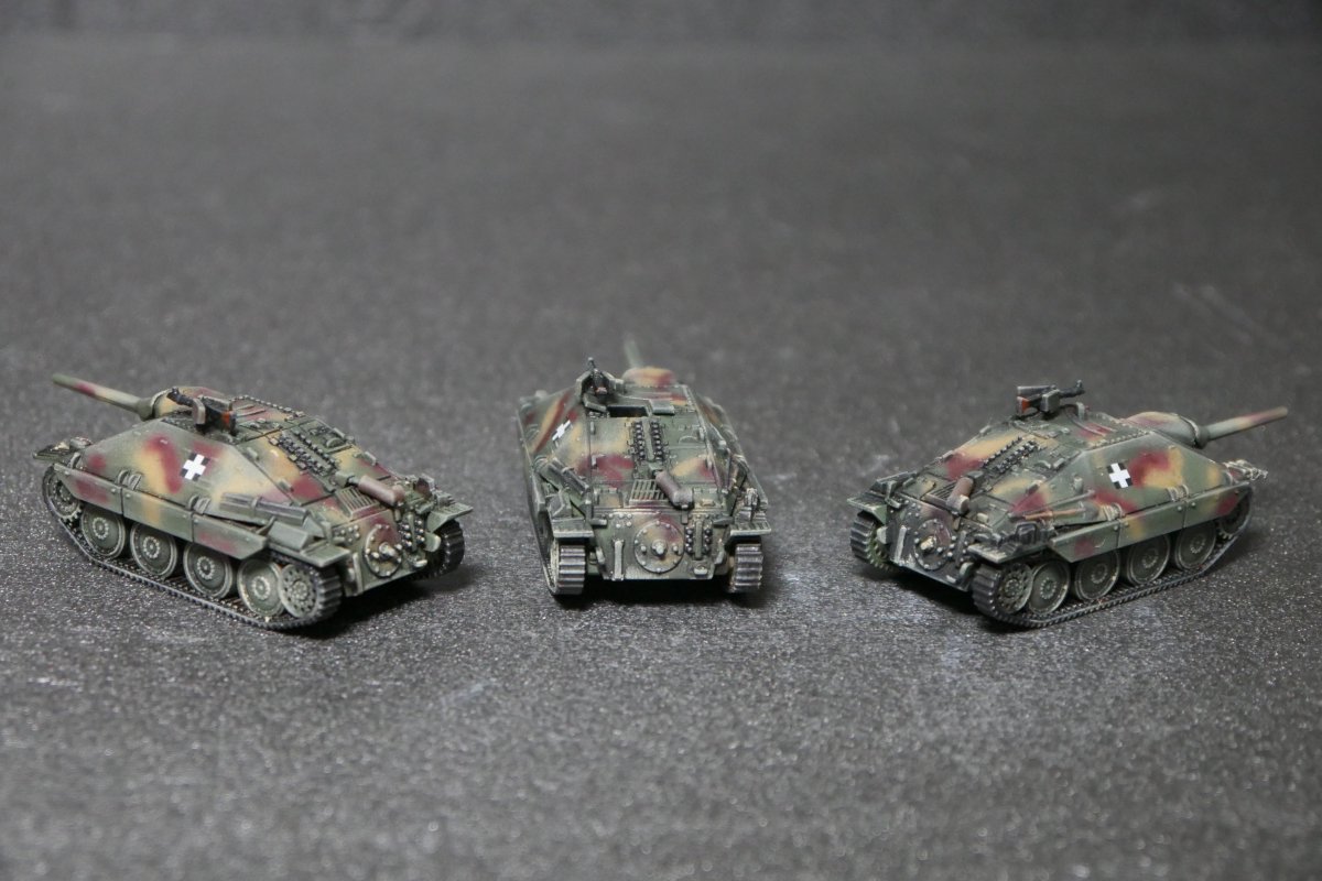 Akakitsune_pike's tweet photo. ハンガリー軍ヘッツァー突撃砲小隊・STUG突撃砲小隊
#FlameOfWar
#100スケモ https://t.co/MgUhDdhkKV