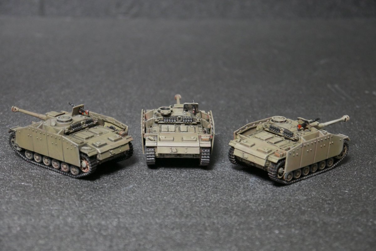 Akakitsune_pike's tweet photo. ハンガリー軍ヘッツァー突撃砲小隊・STUG突撃砲小隊
#FlameOfWar
#100スケモ https://t.co/MgUhDdhkKV