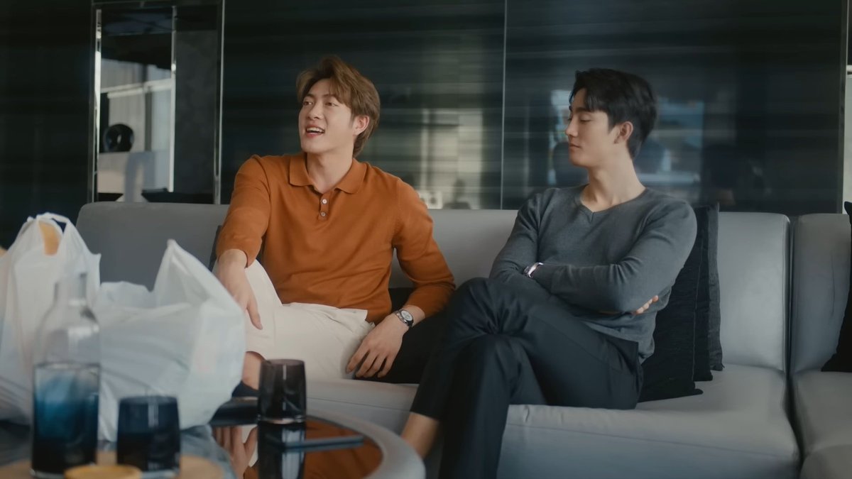 AriesLovesBl's tweet photo. How much I missed Thor. I know it’s not so long ago we saw him in #WarpEffect but I can’t tell you how happy I am to see him again.
I'm sorry that Porsche and Gun's relationship didn't work out but it's nice that they ended in good terms.
#aBossandaBabeEP3
#ABossAndABabe https://t.co/uguLe3EUrK