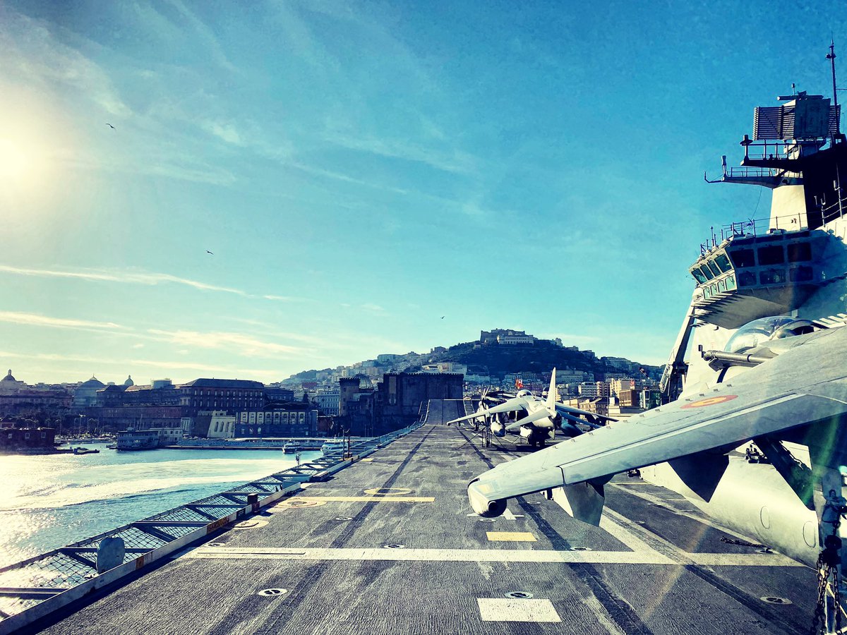 Nápoles 🇮🇹 #armada #armadaespañola #Harrier #cobra #dedalo23