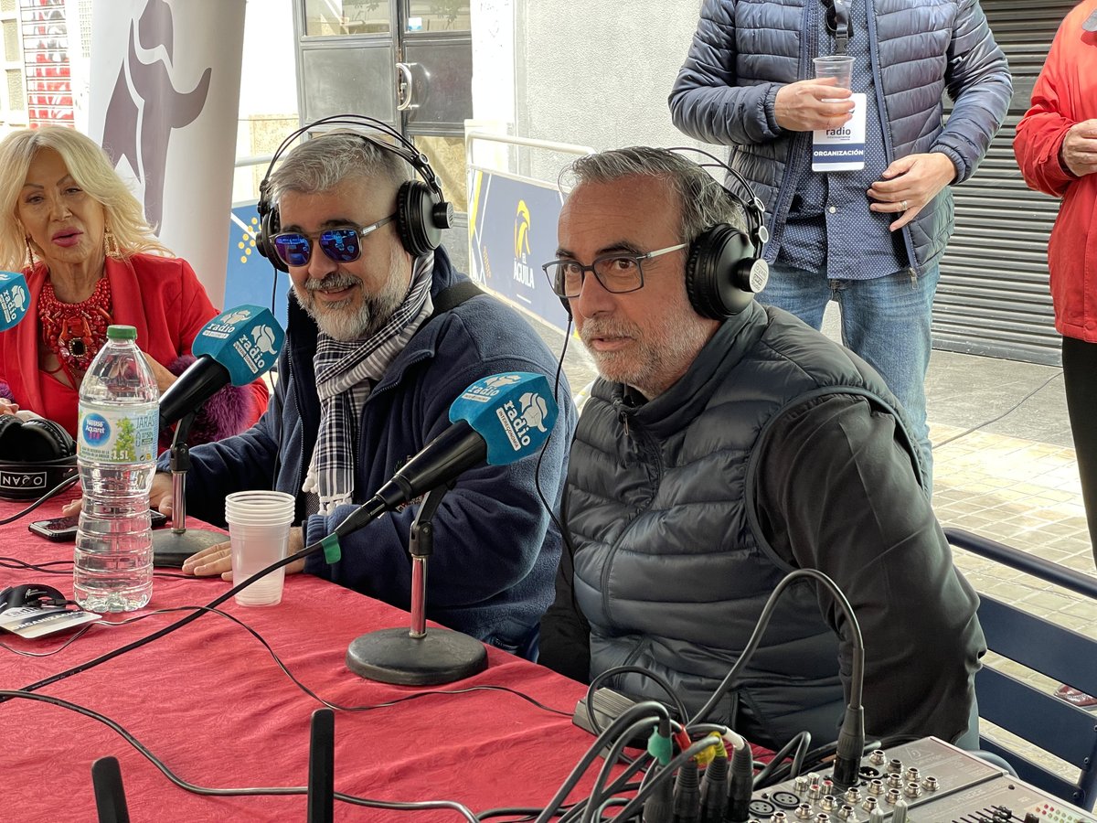 lonostrecv's tweet photo. En la falla de Convento Jerusalén, junto a nuestros amigos de @intereconomiarv https://t.co/pVqk957OoS