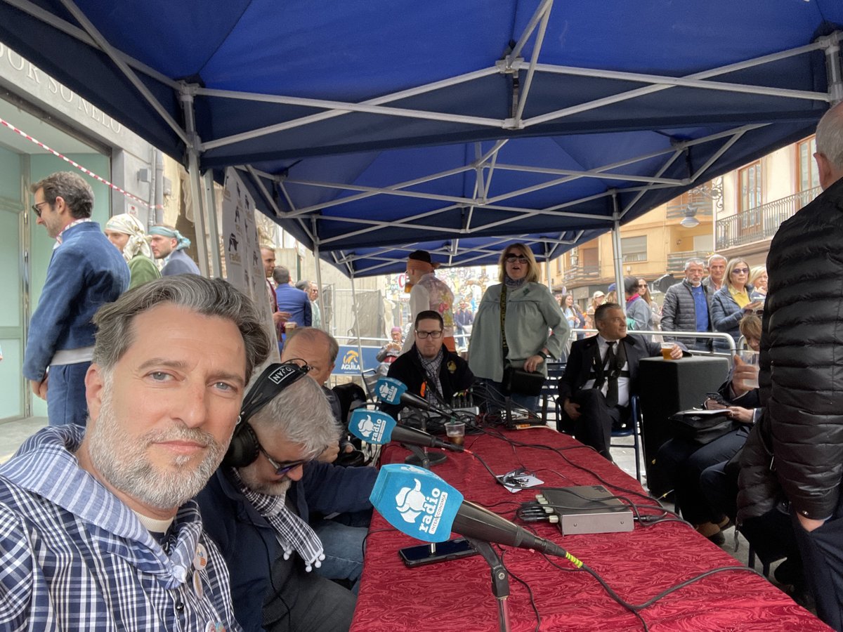 lonostrecv's tweet photo. En la falla de Convento Jerusalén, junto a nuestros amigos de @intereconomiarv https://t.co/pVqk957OoS