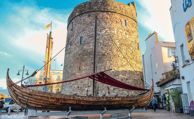 dannyodwyer's tweet photo. we've got a thing about walls. Waterford was Ireland's original Viking settlement (914AD) and there are still Viking &amp; Norman walls everywhere. 

If you follow Chapo's Hell on Earth series you should know these walls helped keep that cunt Cromwell out (cc @saywhatagain/@cushbomb) https://t.co/guY9JWIeE9
