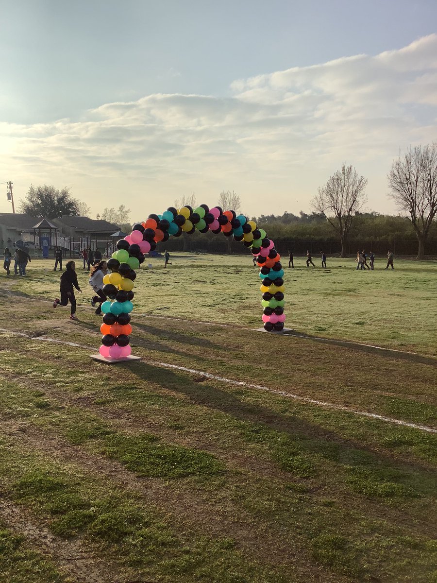 Buena Vista Retro Run Fun!   
Thank you to our amazing Parent Club!