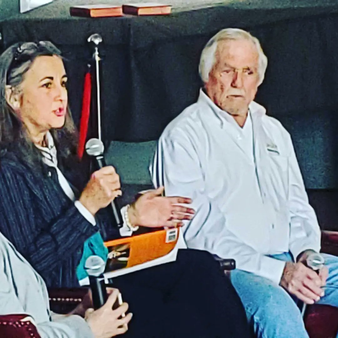 bookboundbooks's tweet photo. Thank you from the bottom of our hearts, @TracklessWild and Mr. Richard Woods for making last night's One Book, One Community event a success! #woodsoffannincounty #janisseray #books #onebookonecommunity https://t.co/UmDnC59HUS