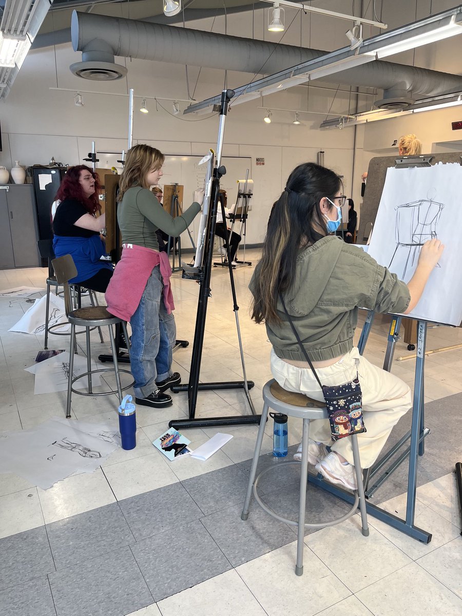 MrsLavinArt's tweet photo. Amazing day so far at the Teen Arts Festival!  We had our visual art critiques, attended some workshops &amp; 3 students were recognized for their artwork! https://t.co/j2lY4rOFzY