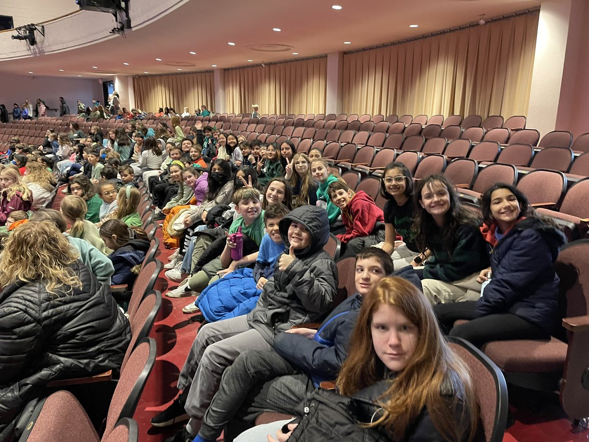 Our 5th grade orchestra and band students went on a field trip to go see the Elgin Symphony Orchestra perform! Thank you for the wonderful concert! 🎻🎶✨ @ElginSymphony @D23SullivanBand @D23Sullivan @PHSD23 #music #musiceducation #musicinourschools