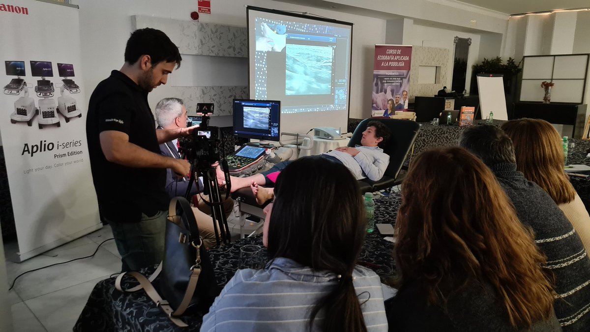clinicamariade1's tweet photo. CURSO DE ECOGRAFÍA APLICADA A LA PODOLOGÍA
El colegio de CPCLM está celebrando hoy la segunda edición del curso de ecografía, con el Dr. Fernando Jiménez, Alfonso Martínez Franco y la Dra. María del Mar Ruiz.
Patrocinio de Canon, Podiatech y Fidia.
#mariadelmarruiz #copclm https://t.co/O6QhpvTY4M