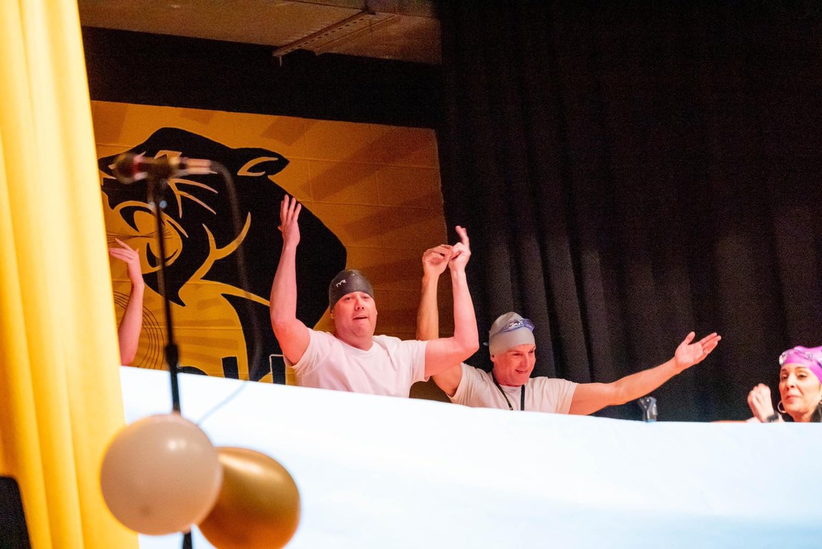 ReneeG117's tweet photo. Bravo to everyone in the Variety Show last night!! It was so amazing!!! Also thanks to Mrs. Scalise, Mrs. Rojas, and Mr. Fleming for coordinating the whole thing!
Here are some pics from the fabulous teacher dance!! It was phenomenal!! @HowellTwpAldrch https://t.co/FiaV6xJUhT