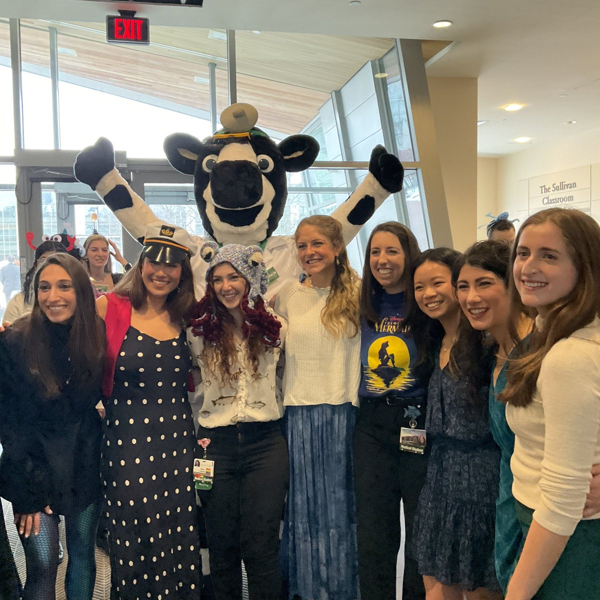 UVMLarnerMed's tweet photo. Dr. Moo is here and the class is ready to #Match2023 #uvmfuturedocs https://t.co/XWGXIU9PxM