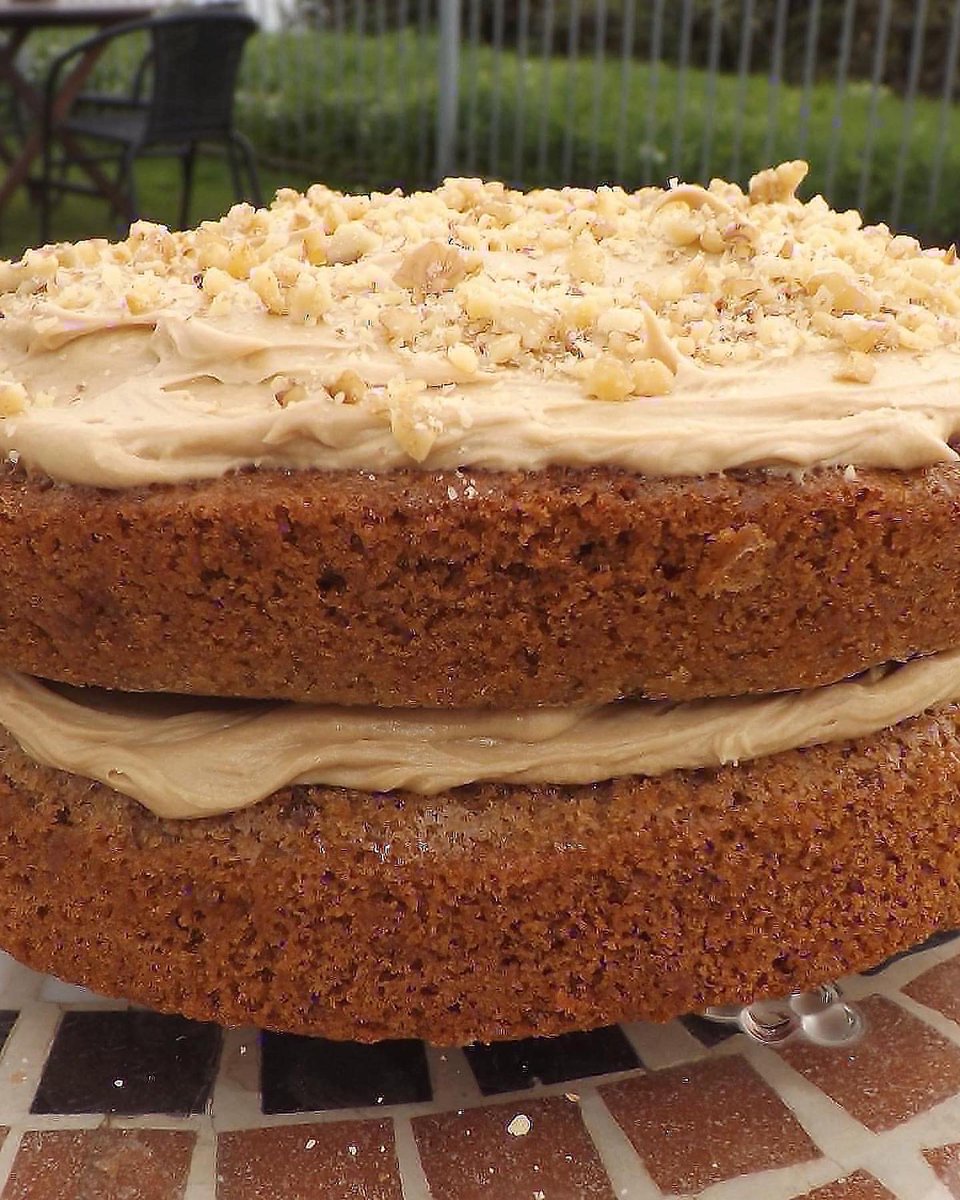 Blueberrys_cafe's tweet photo. Cakes for tomorrow are Kinder Bueno,  Coconut and Lime, Coffee and Walnut and GF Victoria Sponge 

#blueberryscafe #cake #iow #yummy #homemade #saturday #tasty #delicious #weekend #cakeaway #treats #cafewithaview #shoplocal #supportlocal #cafe #smallbusinessuk #coffee #glutenfree https://t.co/UYyCZgKynq