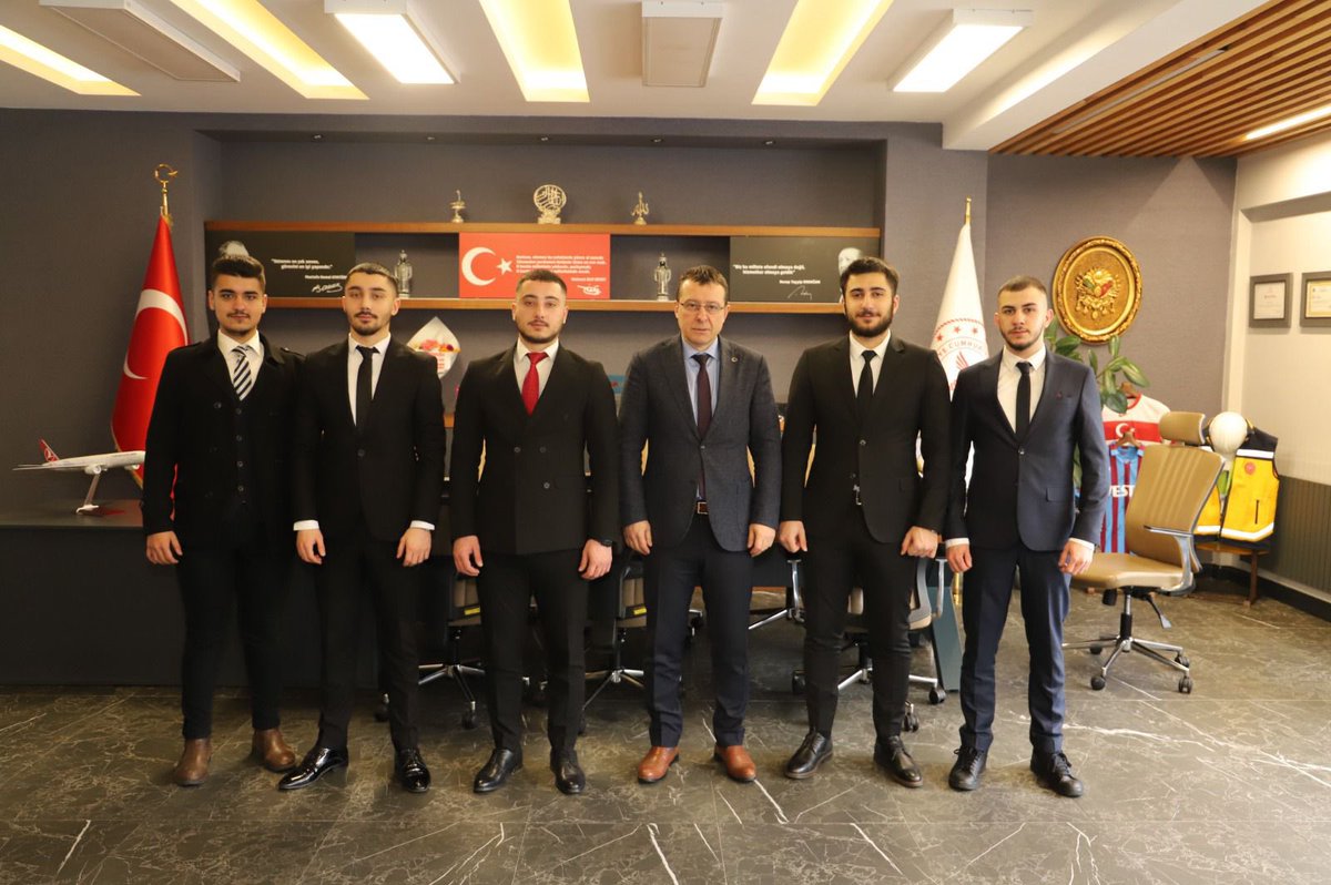 trudernek's tweet photo. Trabzon Üniversitesi Öğrenci Derneği Başkanımız Sn. Yağız ÖZSALİH ve Yönetim Kurulu Üyelerimiz
Trabzon İl Sağlık Müdürü Dr. Hakan USTA  beyefendiyi ziyaret etti.

Misafirperverliklerinden ötürü kendilerine teşekkür ederiz.

@yagizozsalih1 https://t.co/8wxotYctms