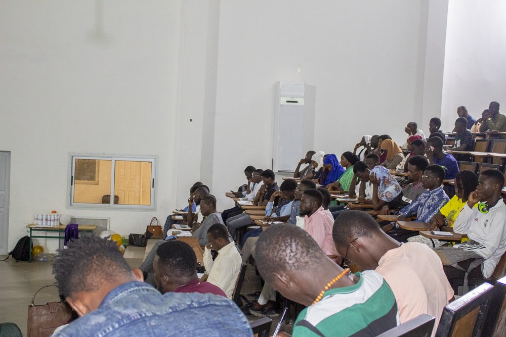 Ce jeudi 16 mars 2023 , le GESTES  a organisé , à l'UGB, une conférence sur le thème : « Culture de la paix dans l’espace universitaire : quels leviers sociologiques ancrés contre la violence ? »  animée par le Professeur Massamba GUEYE.
#GESTES #UGB #LabMéTICS