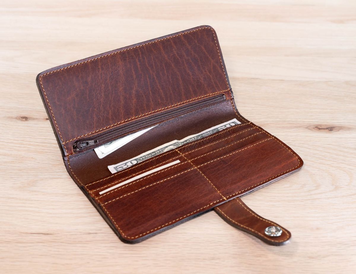 BuffaloBillfold's tweet photo. St Patrick's Day Sale and save 10% + Free Shipping + a free Bison Coaster!

Just use coupon code: Lucky-2023 at checkout.

https://t.co/oDUos0QIcy

#stpatricksday2023 #stpatricksday #leathergoods #bison #madeinusa #americanmade #forgeyourjourney https://t.co/kNJOlcBhwt