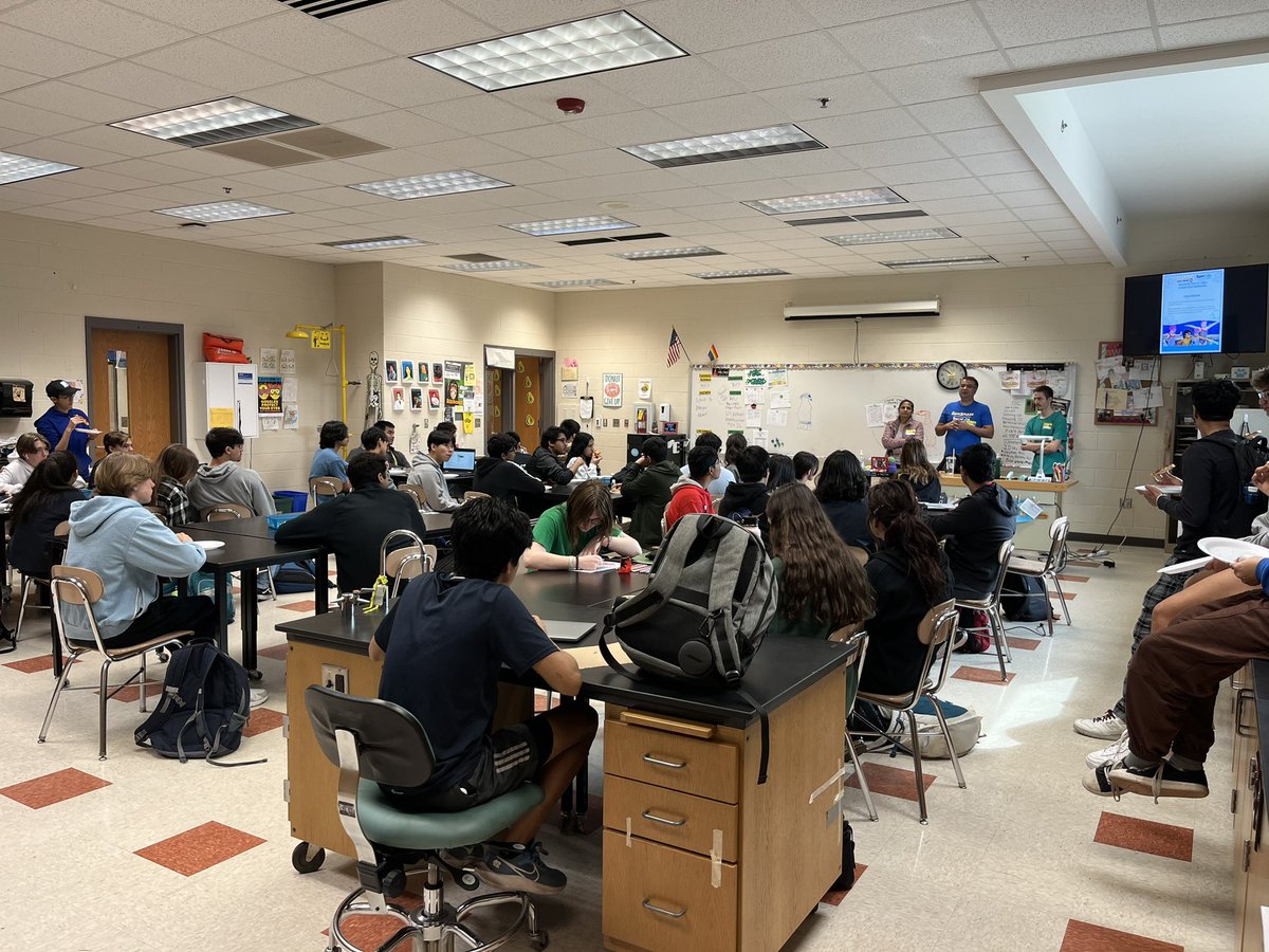 Thank you to Safe Splash Swim Labs for coming by and sharing job opportunities with the team today! #swimcats #divecats