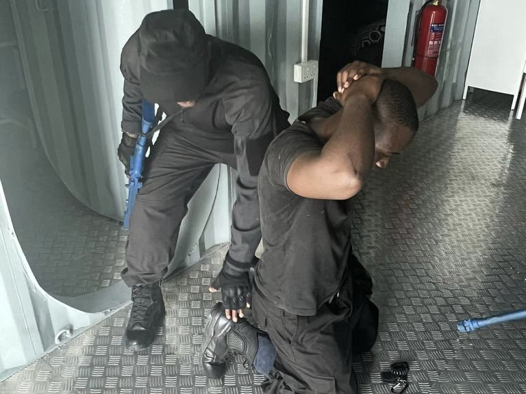 INTERPOL_HQ's tweet photo. Western Indian Ocean: INTERPOL Projects Compass and Port Security provided training this week for first responders, encouraging law enforcement and military officials to work together to improve investigations of maritime-based crimes.
🇩🇯🇰🇪🇲🇺🇸🇨 https://t.co/lwAysUxta9