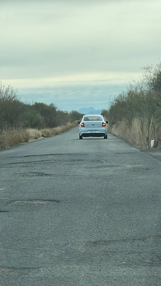 fatimois's tweet photo. Crateterra Hermosillo Mazatan TERRIBLE.  @AlfonsoDurazo . Peligroso circular por acá . https://t.co/BUMUmU0Sd6