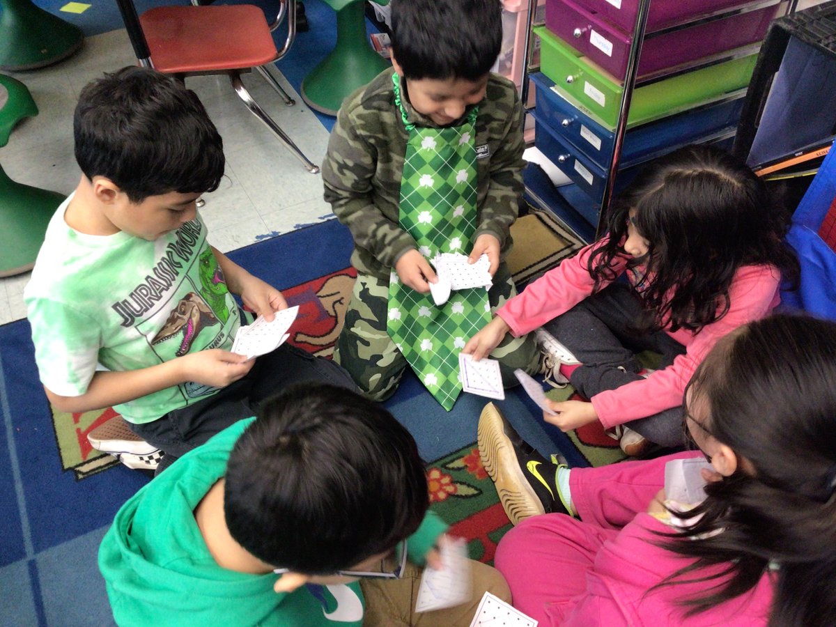 2FPershing's tweet image. Who needs luck when we have all this knowledge about shapes! Sorting our shapes into groups based on their attributes. #Teampershing @Ms_Bazz @MsCaprarola